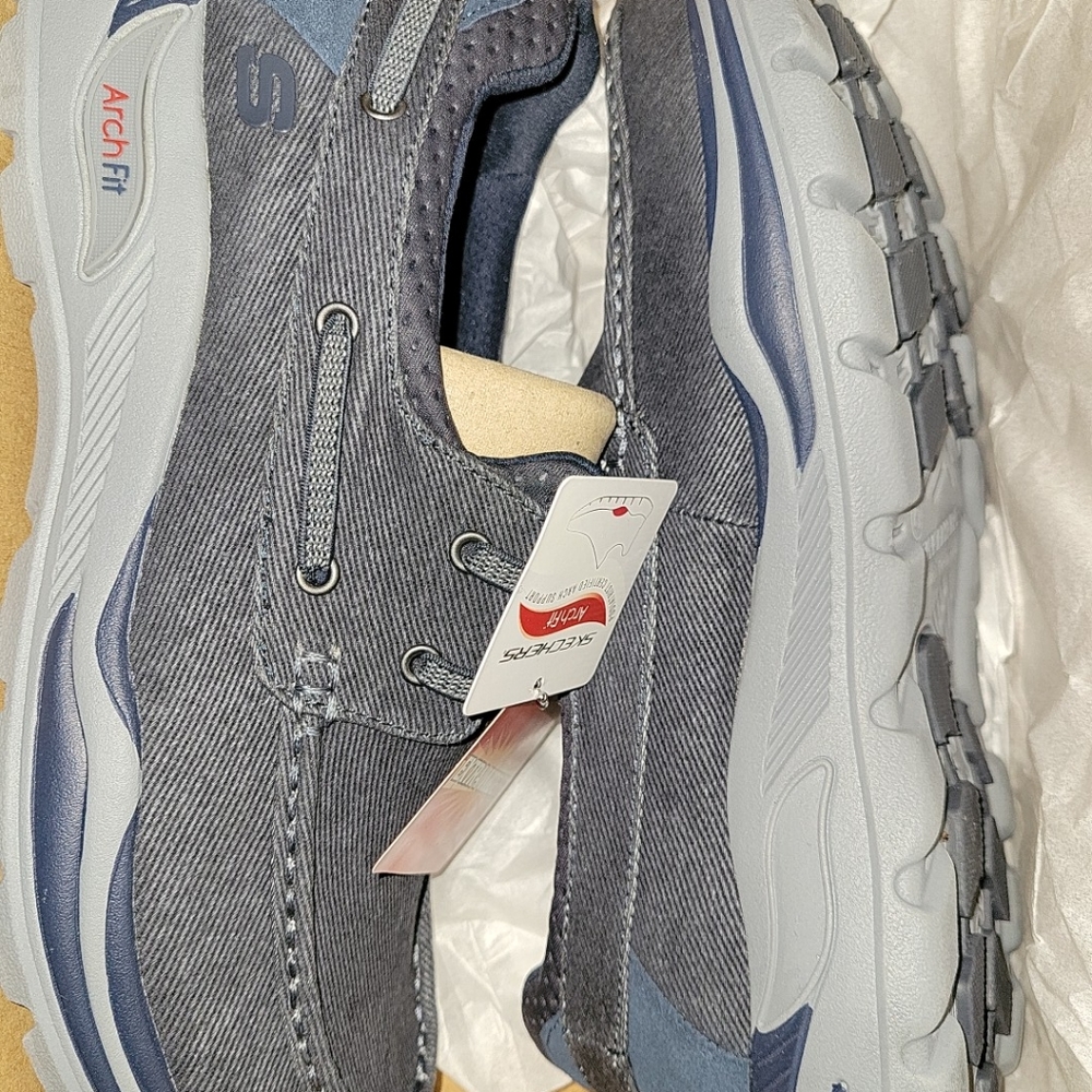 NWT Skechers Archfit Motley Oven Shoes